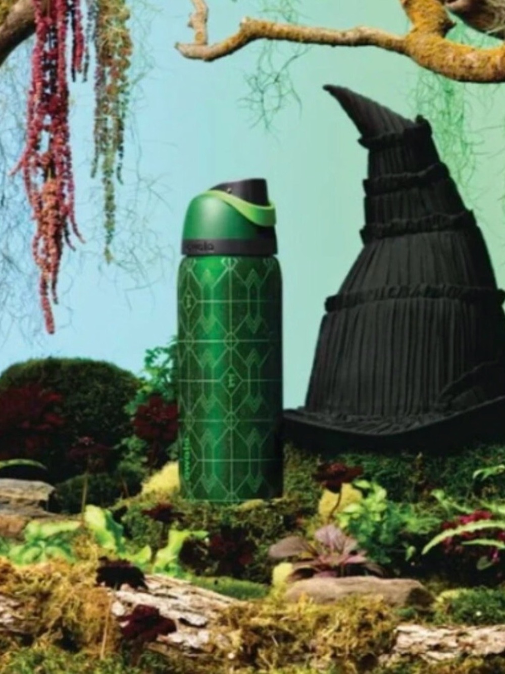 Owala 32oz FreeSip Water Bottle - Elphaba Green Wicked